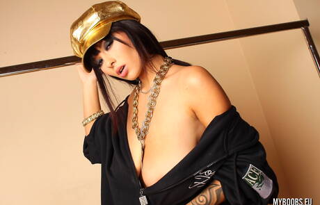 My Boobs invite you to explore a xxx photos with Dominno has an amazing shape