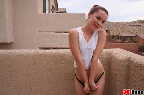 GND Anna pleased to share with you a free photo gallery with Anna demonstrating superb form